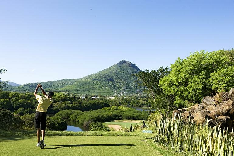 Teeing off island style