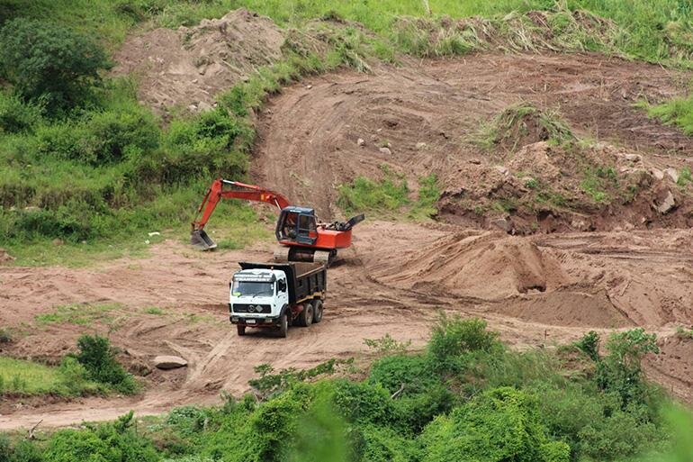 Environmentalists tackle Dusi sand miners