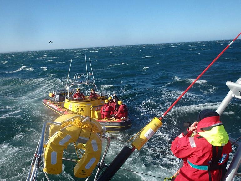 Global Yacht Race crew thank NSRI Port Elizabeth Rescuers